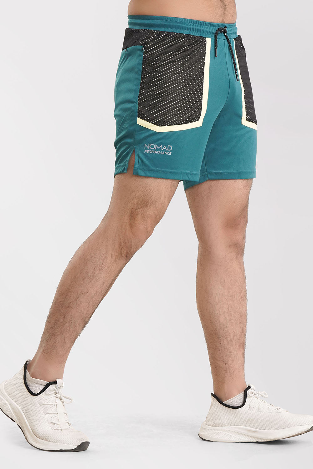 PERFORMANCE MESH SHORT