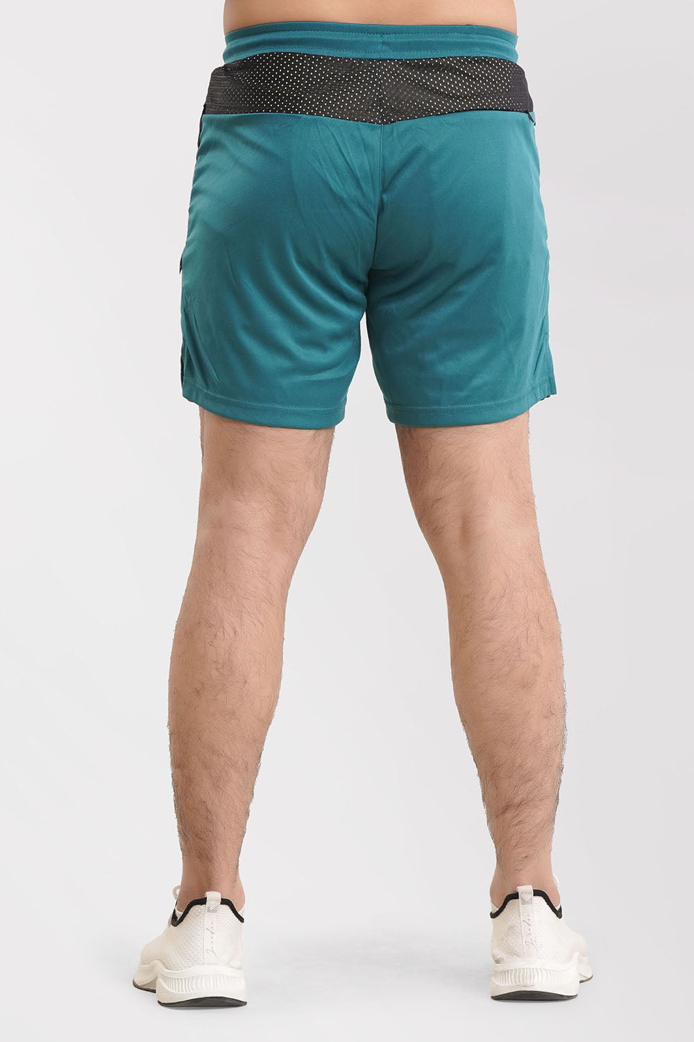 PERFORMANCE MESH SHORT